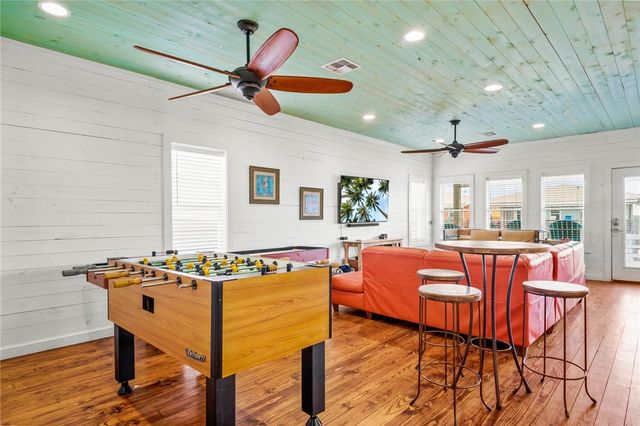 2727 S 11th St 15, Port Aransas, TX 78373