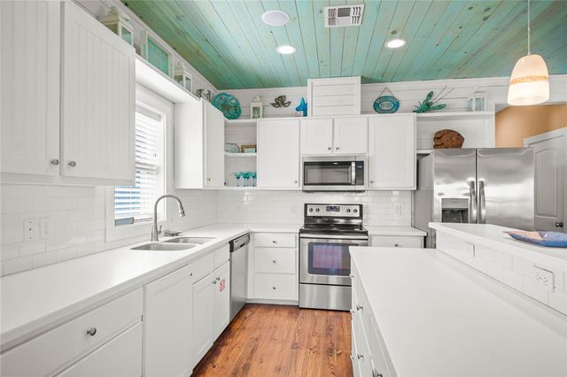 2727 S 11th St 15, Port Aransas, TX 78373