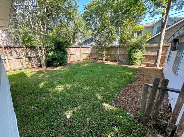 3720 Jardin Street, Houston, TX 77005