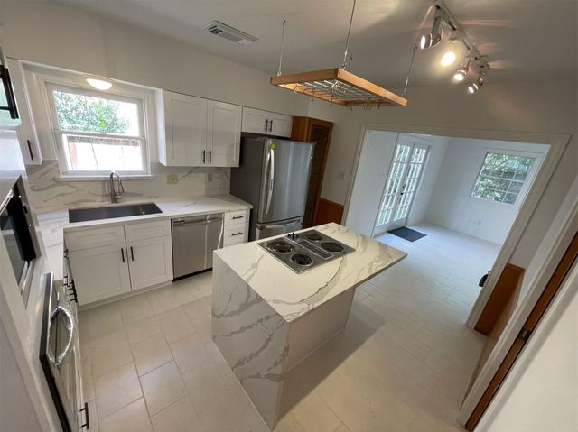 3720 Jardin Street, Houston, TX 77005