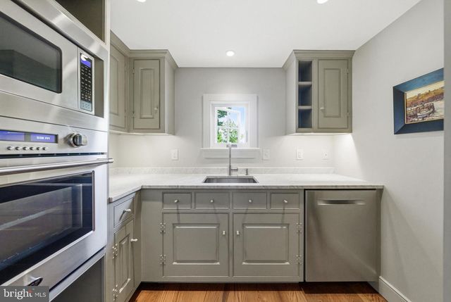 6170 STOVERS MILL RD, Carversville, PA 18913