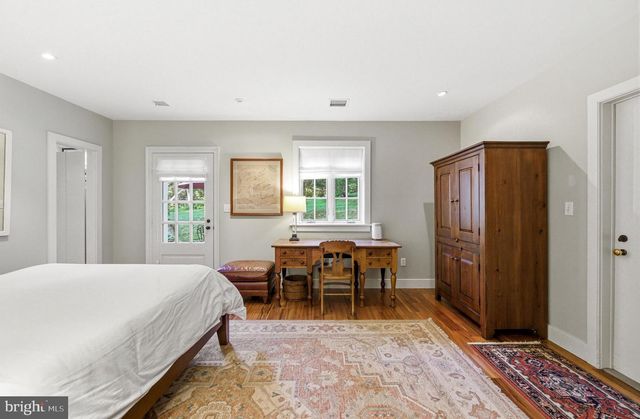 6170 STOVERS MILL RD, Carversville, PA 18913
