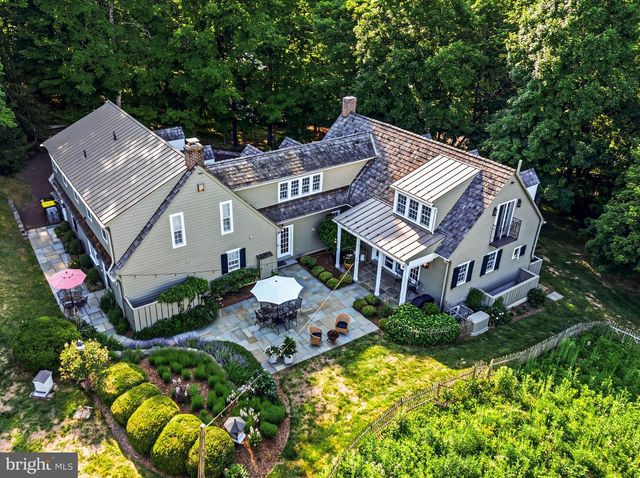 6170 STOVERS MILL RD, Carversville, PA 18913