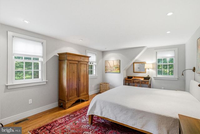 6170 STOVERS MILL RD, Carversville, PA 18913