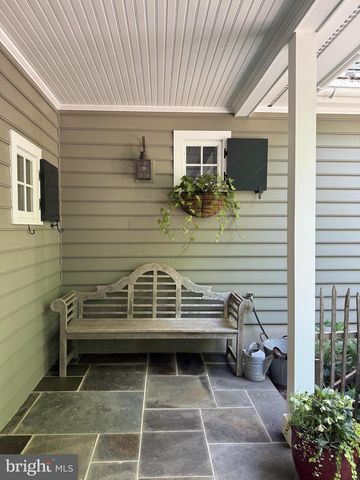6170 STOVERS MILL RD, Carversville, PA 18913