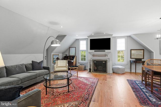 6170 STOVERS MILL RD, Carversville, PA 18913