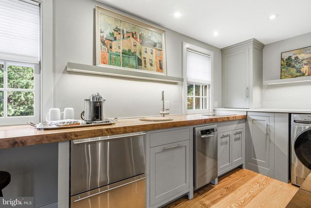 6170 STOVERS MILL RD, Carversville, PA 18913