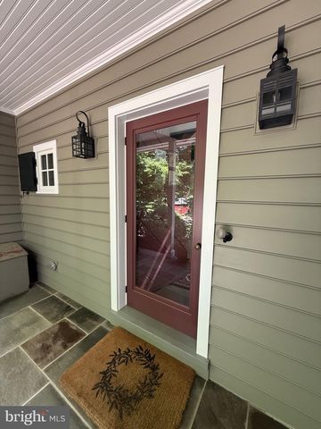 6170 STOVERS MILL RD, Carversville, PA 18913