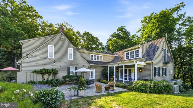 6170 STOVERS MILL RD, Carversville, PA 18913