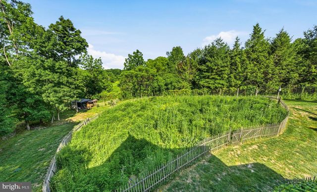 6170 STOVERS MILL RD, Carversville, PA 18913