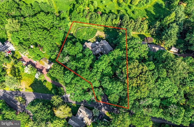 6170 STOVERS MILL RD, Carversville, PA 18913