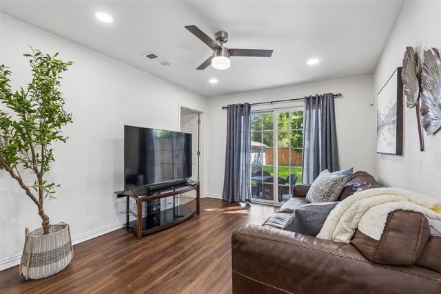 5111 Stoneleigh Avenue, Dallas, TX 75235