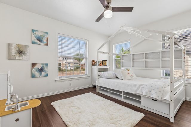 5111 Stoneleigh Avenue, Dallas, TX 75235