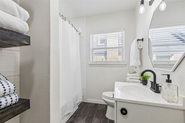 5111 Stoneleigh Avenue, Dallas, TX 75235