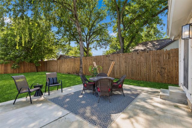 5111 Stoneleigh Avenue, Dallas, TX 75235
