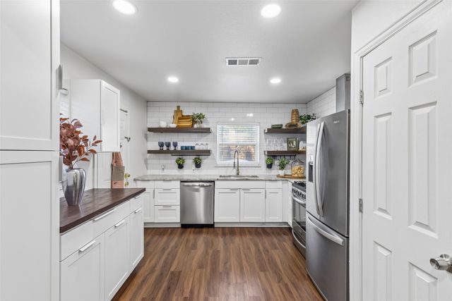 5111 Stoneleigh Avenue, Dallas, TX 75235