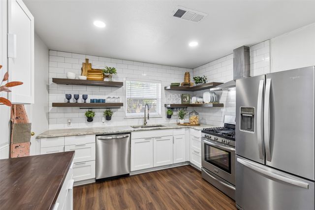 5111 Stoneleigh Avenue, Dallas, TX 75235