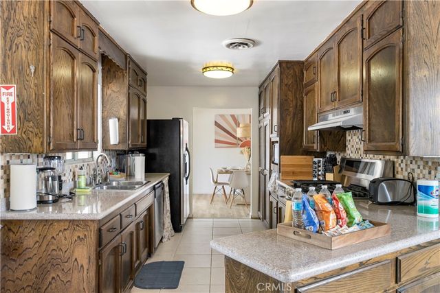 7737 Aster Avenue, Yucca Valley, CA 92284