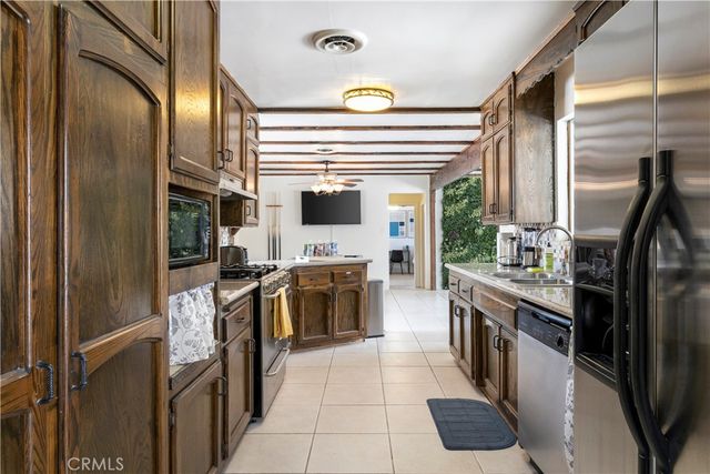 7737 Aster Avenue, Yucca Valley, CA 92284