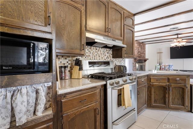 7737 Aster Avenue, Yucca Valley, CA 92284