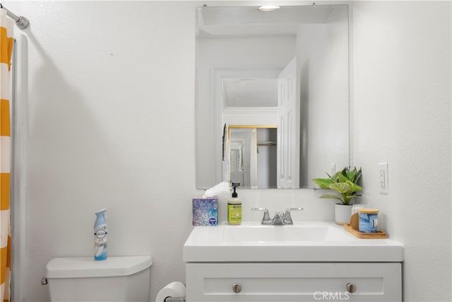 7737 Aster Avenue, Yucca Valley, CA 92284