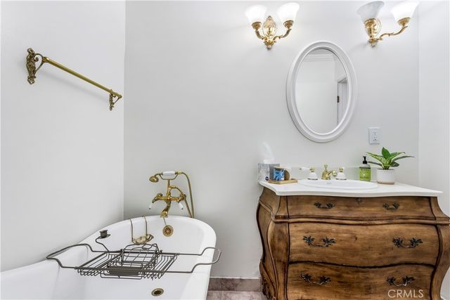 7737 Aster Avenue, Yucca Valley, CA 92284