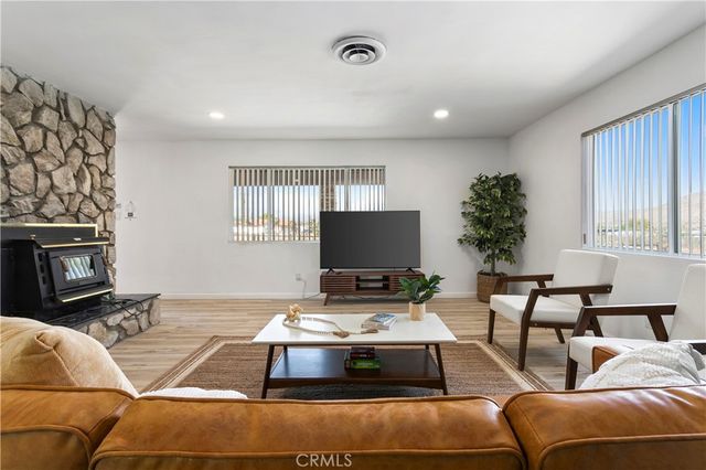 7737 Aster Avenue, Yucca Valley, CA 92284