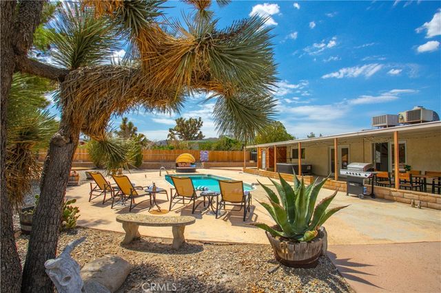 7737 Aster Avenue, Yucca Valley, CA 92284