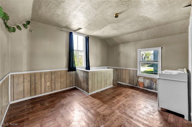 383 N Arlington Street, Akron, OH 44305