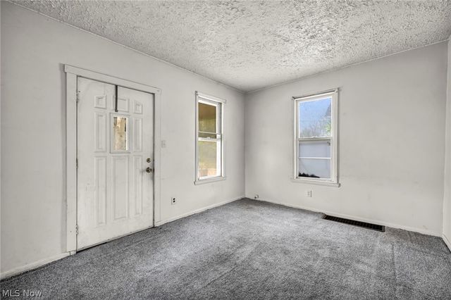 383 N Arlington Street, Akron, OH 44305