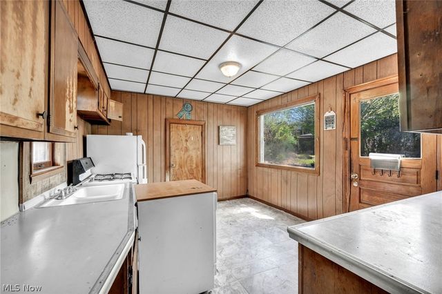 383 N Arlington Street, Akron, OH 44305