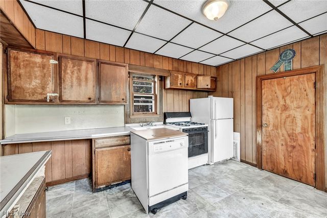 383 N Arlington Street, Akron, OH 44305