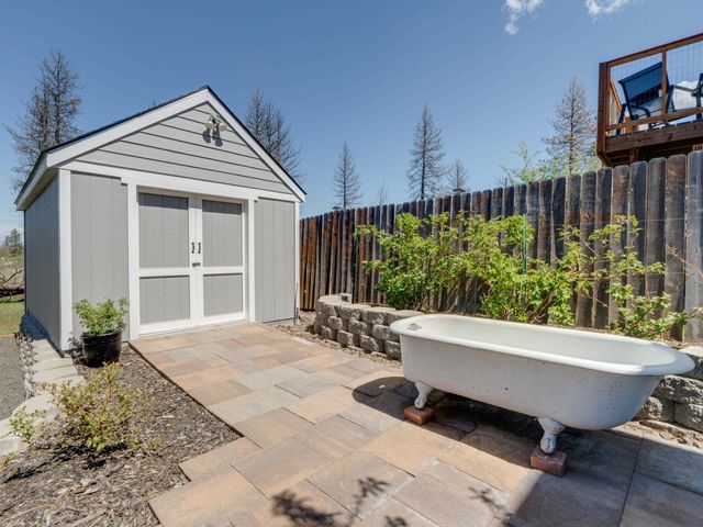 431 E Jim Darby Dr, Medical Lake, WA 99022