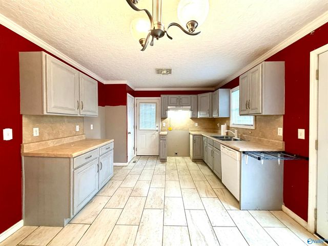 652 Jackson Trail SW, Attalla, AL 35954