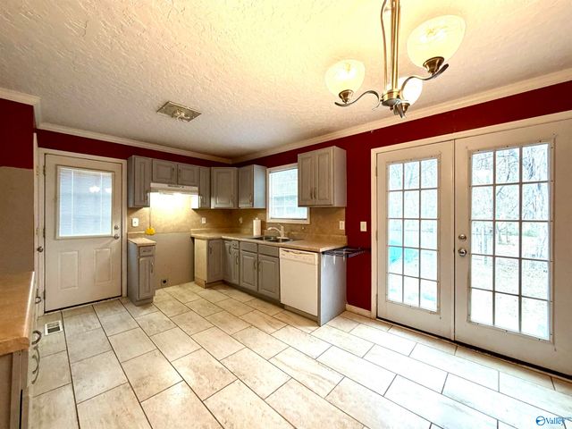 652 Jackson Trail SW, Attalla, AL 35954