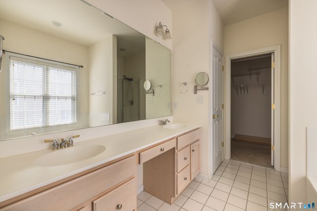 114 Country Club Drive 114, Oxford, CT 06478