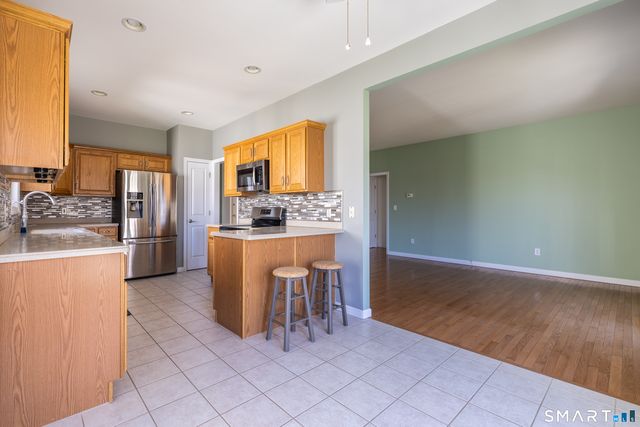 114 Country Club Drive 114, Oxford, CT 06478