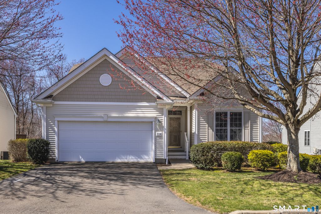 114 Country Club Drive 114, Oxford, CT 06478