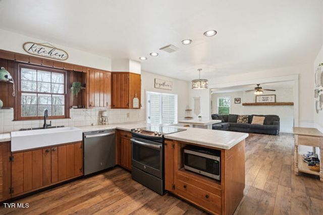 189 Southwest Ridgefield Road, Wise, VA 24293