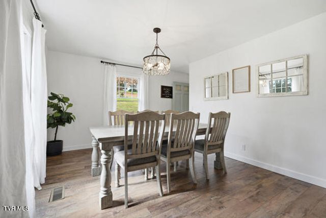 189 Southwest Ridgefield Road, Wise, VA 24293