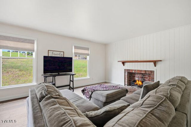 189 Southwest Ridgefield Road, Wise, VA 24293