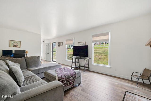 189 Southwest Ridgefield Road, Wise, VA 24293