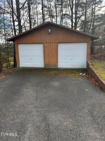 189 Southwest Ridgefield Road, Wise, VA 24293