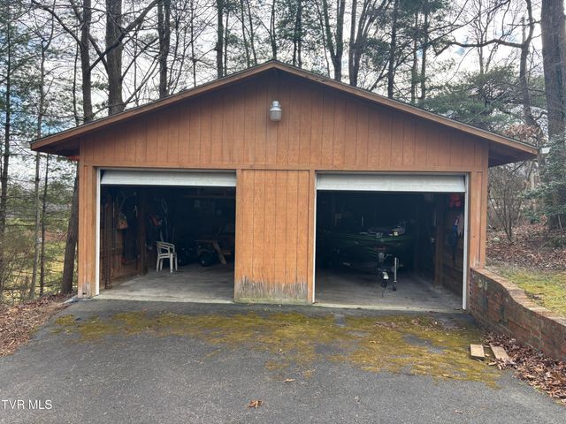 189 Southwest Ridgefield Road, Wise, VA 24293