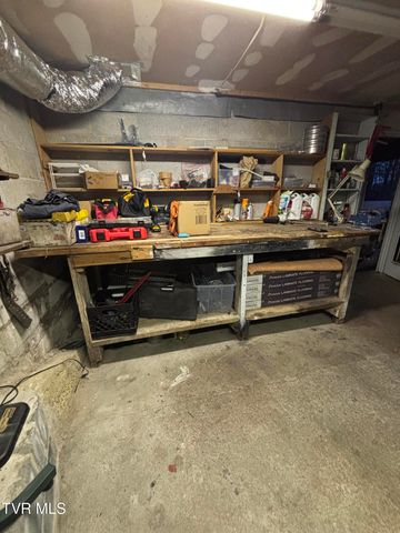 189 Southwest Ridgefield Road, Wise, VA 24293