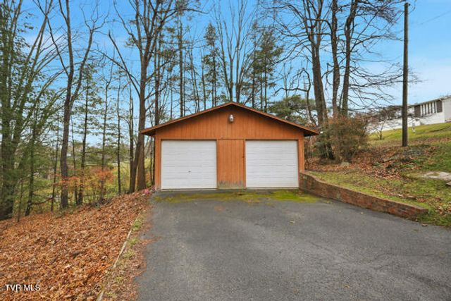 189 Southwest Ridgefield Road, Wise, VA 24293