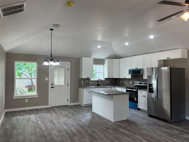 301 NW 23rd Street, Mineral Wells, TX 76067