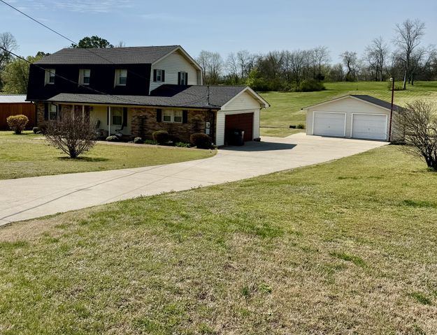 1006 Boze Ln, Gallatin, TN 37066