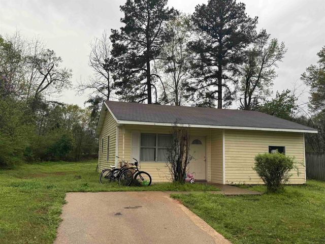 419 Godfrey St, Gladewater, TX 75647