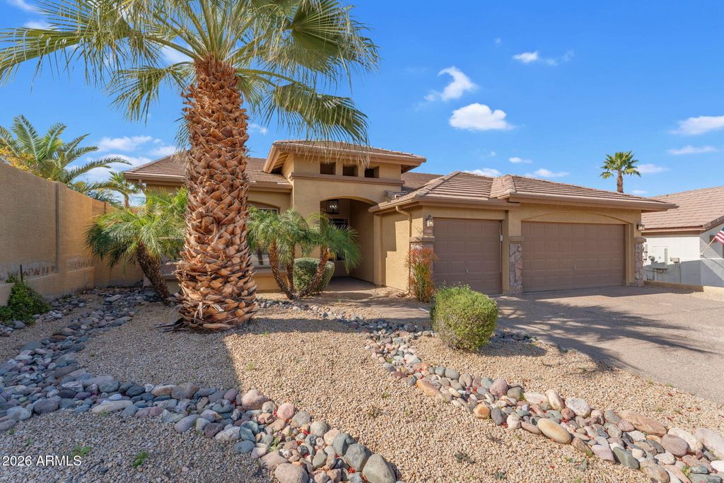 Image 2 of property listing at 11444 S MORNINGSIDE Drive, Goodyear, AZ 85338